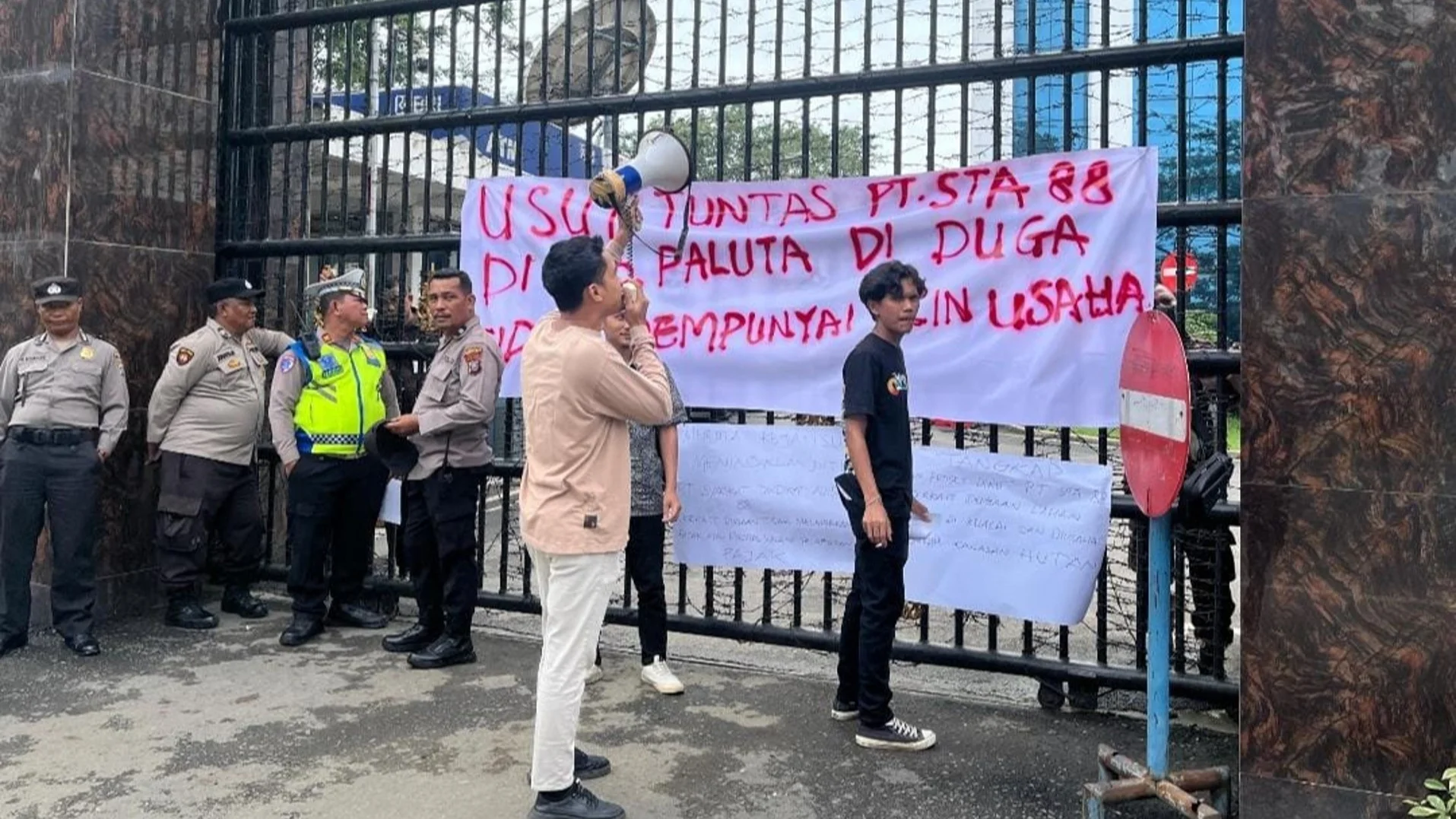 Putra Daerah Pimpin Aksi FAMSU Baru: PT STA 88 Diduga Kuasai Lahan Tanpa Izin di Paluta